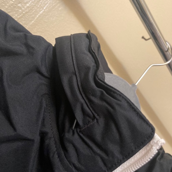 Men’s Reebok Coat All New - Picture 3 of 3